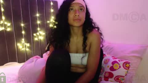 Snapshot of sophiia_dreams chatting on December 2024 01:57:02 AM Sophia this is not my real name online show from December 2024 01:57:02 AM