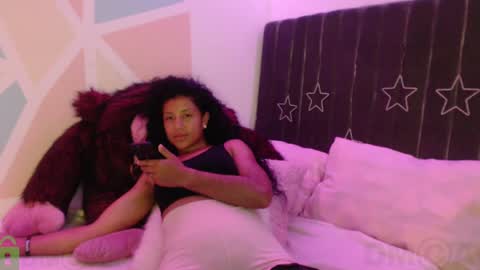 Snapshot of sophiia_dreams chatting on January 2025 12:04:02 AM Sophia this is not my real name online show from January 2025 12:04:02 AM