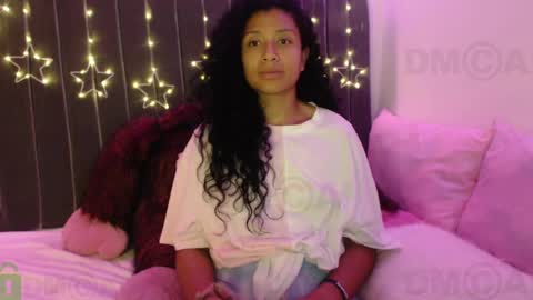 Snapshot of sophiia_dreams chatting on February 2025 01:55:02 AM Sophia this is not my real name online show from February 2025 01:55:02 AM