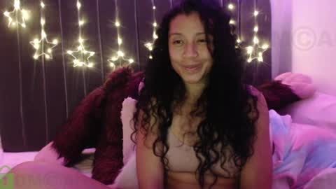 Snapshot of sophiia_dreams chatting on February 2025 12:30:01 AM Sophia this is not my real name online show from February 2025 12:30:01 AM