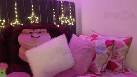 Snapshot of sophiia_dreams chatting on March 2025 11:04:02 PM Sophia this is not my real name online show from March 2025 11:04:02 PM