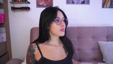 Sophiie online show from December 2025 09:09:01 PM