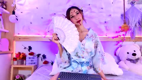 Sophie online show from October 2025 01:12:02 PM