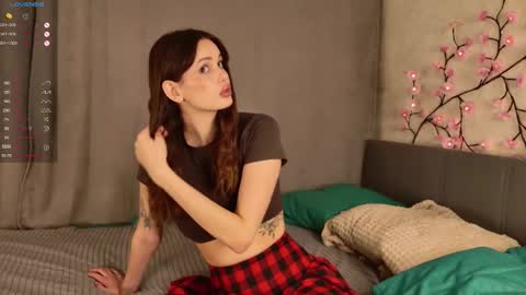 Snapshot of soshyemmyyy chatting on November 2025 07:57:02 PM Emmy online show from November 2025 07:57:02 PM