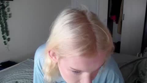 soska_albinosk online show from December 2025 11:48:01 AM