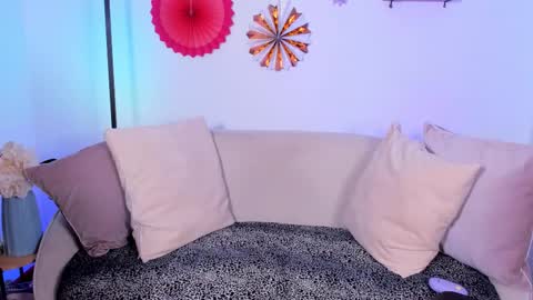 Soul Aura online show from September 2025 07:04:01 PM