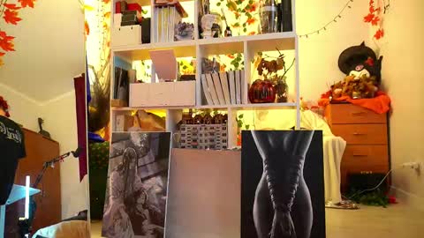 Leah online show from November 2025 12:11:02 PM