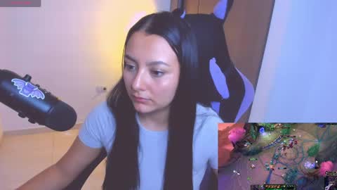 Lili online show from April 2026 11:28:01 PM