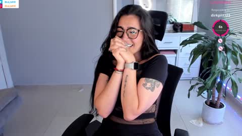 Luisa    online show from January 2025 10:26:02 PM