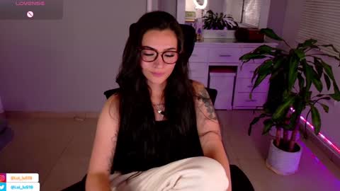 Luisa    online show from February 2025 12:04:01 AM