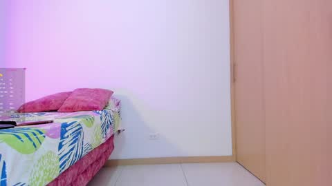 Instagram Soyamandaa  1 online show from January 2025 11:14:02 PM