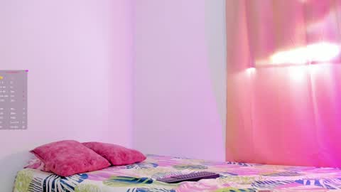 Instagram Soyamandaa  1 online show from February 2025 07:38:01 PM