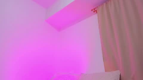 Instagram Soyamandaa  1 online show from November 2025 11:47:02 PM