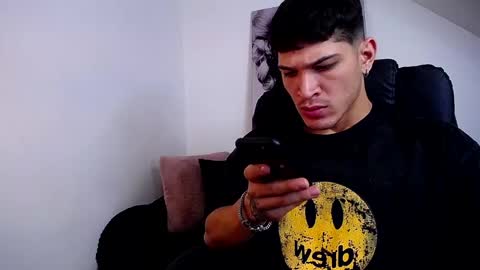 Snapshot of soyraydimarco_ chatting on December 2024 06:20:02 PM RayDimarco  independent model online show from December 2024 06:20:02 PM