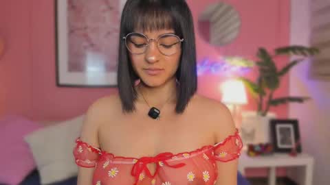 Aleja online show from November 2025 05:39:02 AM