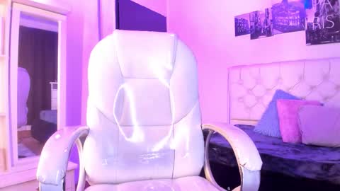      online show from November 2025 01:16:02 AM