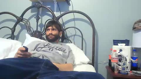 Snapshot of spacecase843 chatting on March 2025 11:35:02 PM TrndSettrz online show from March 2025 11:35:02 PM