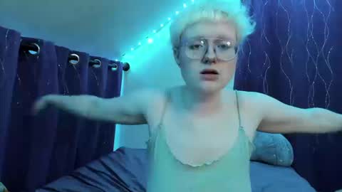 Snapshot of sparkling_water_hate_club chatting on September 2025 05:11:02 AM Atticus Pendragon online show from September 2025 05:11:02 AM