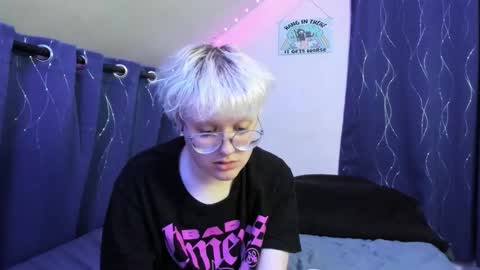 Snapshot of sparkling_water_hate_club chatting on November 2025 07:47:01 AM Atticus Pendragon online show from November 2025 07:47:01 AM