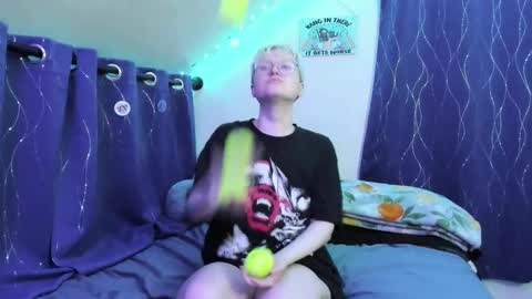 Snapshot of sparkling_water_hate_club chatting on November 2025 06:12:01 PM Atticus Pendragon online show from November 2025 06:12:01 PM