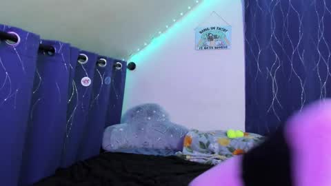 Snapshot of sparkling_water_hate_club chatting on November 2025 11:06:01 PM Atticus Pendragon online show from November 2025 11:06:01 PM