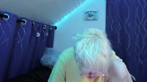 Snapshot of sparkling_water_hate_club chatting on November 2025 05:21:01 AM Atticus Pendragon online show from November 2025 05:21:01 AM