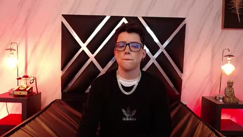 spencerm_ online show from November 2025 10:45:02 PM