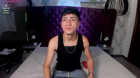 Snapshot of spencerwhite_ chatting on May 2026 08:10:02 PM Spencer online show from May 2026 08:10:02 PM
