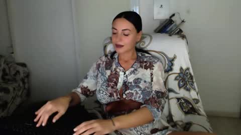 Carla online show from September 2025 04:40:01 PM