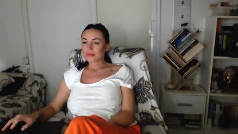 Carla online show from September 2025 03:02:01 PM