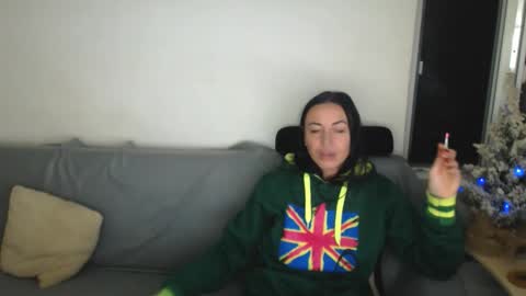 Carla online show from December 2025 04:56:01 PM