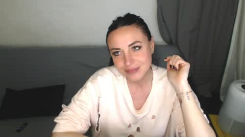Carla online show from April 2026 07:58:02 PM