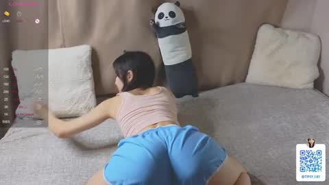 Tipsy online show from November 2025 05:46:02 PM