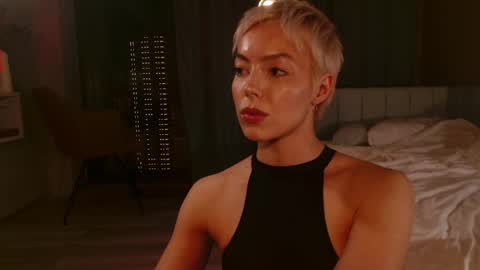 Elizabeth online show from April 2026 05:25:01 PM