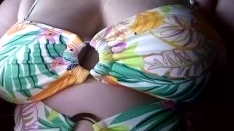 Vanessa Spade online show from July 2026 05:02:02 AM