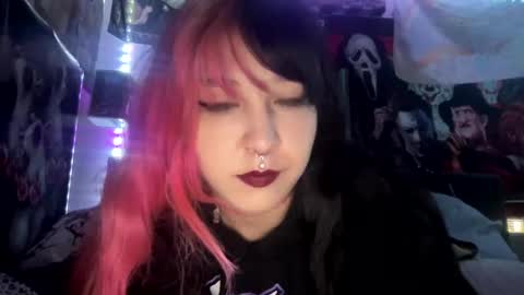 Snapshot of spookysanrihoe chatting on September 2025 04:06:01 PM Pixie online show from September 2025 04:06:01 PM