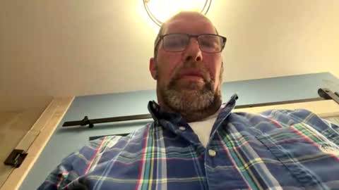 Snapshot of squirreldiamond chatting on May 2026 10:52:02 PM squirreldiamond online show from May 2026 10:52:02 PM