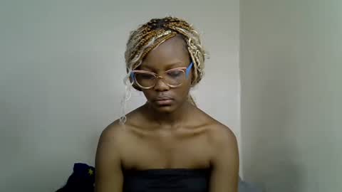 Tashy online show from October 2025 08:14:02 PM