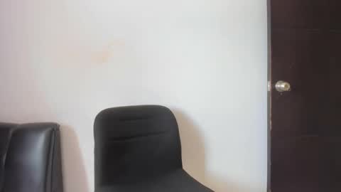 Snapshot of squirttati33 chatting on September 2025 04:51:02 PM Tati online show from September 2025 04:51:02 PM