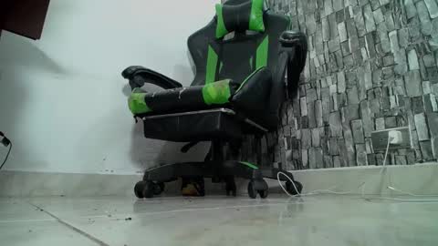 Snapshot of srfindomfeet_ chatting on January 2025 05:00:01 AM sr master cum its my old account online show from January 2025 05:00:01 AM