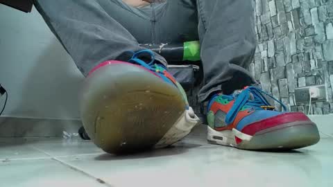 Snapshot of srfindomfeet_ chatting on January 2025 03:50:02 AM sr master cum its my old account online show from January 2025 03:50:02 AM