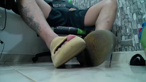 Snapshot of srfindomfeet_ chatting on January 2025 05:31:02 AM sr master cum its my old account online show from January 2025 05:31:02 AM