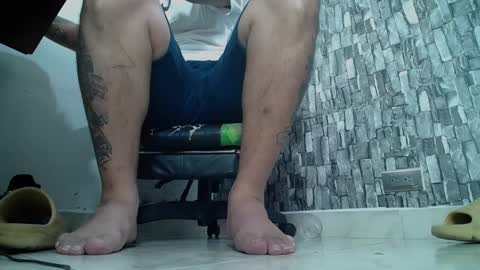Snapshot of srfindomfeet_ chatting on January 2025 01:31:01 AM sr master cum its my old account online show from January 2025 01:31:01 AM