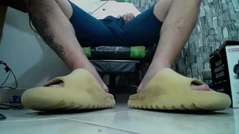 Snapshot of srfindomfeet_ chatting on January 2025 07:42:02 AM sr master cum its my old account online show from January 2025 07:42:02 AM