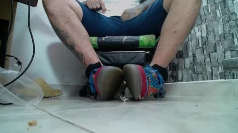 Snapshot of srfindomfeet_ chatting on January 2025 08:34:02 PM sr master cum its my old account online show from January 2025 08:34:02 PM