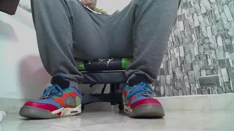 Snapshot of srfindomfeet_ chatting on January 2025 02:21:01 PM sr master cum its my old account online show from January 2025 02:21:01 PM