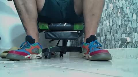 Snapshot of srfindomfeet_ chatting on January 2025 11:13:01 PM sr master cum its my old account online show from January 2025 11:13:01 PM