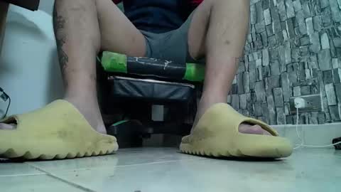 Snapshot of srfindomfeet_ chatting on February 2025 04:47:01 AM sr master cum its my old account online show from February 2025 04:47:01 AM