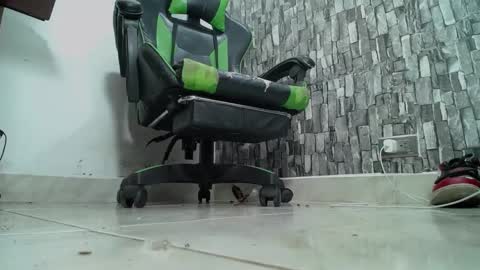 Snapshot of srfindomfeet_ chatting on February 2025 01:55:01 AM sr master cum its my old account online show from February 2025 01:55:01 AM