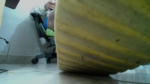 Snapshot of srfindomfeet_ chatting on February 2025 07:03:01 AM sr master cum its my old account online show from February 2025 07:03:01 AM